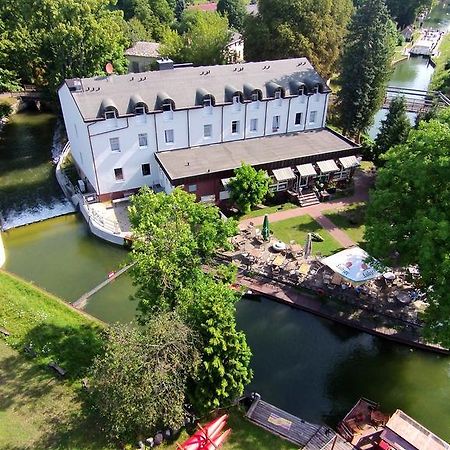 Seehotel Zum Loewen Strasen Exterior foto