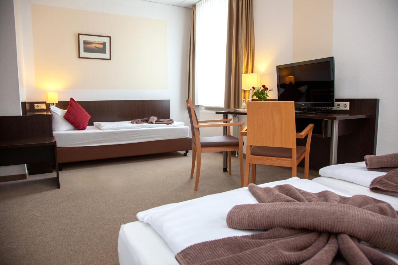 Seehotel Zum Loewen Strasen Exterior foto